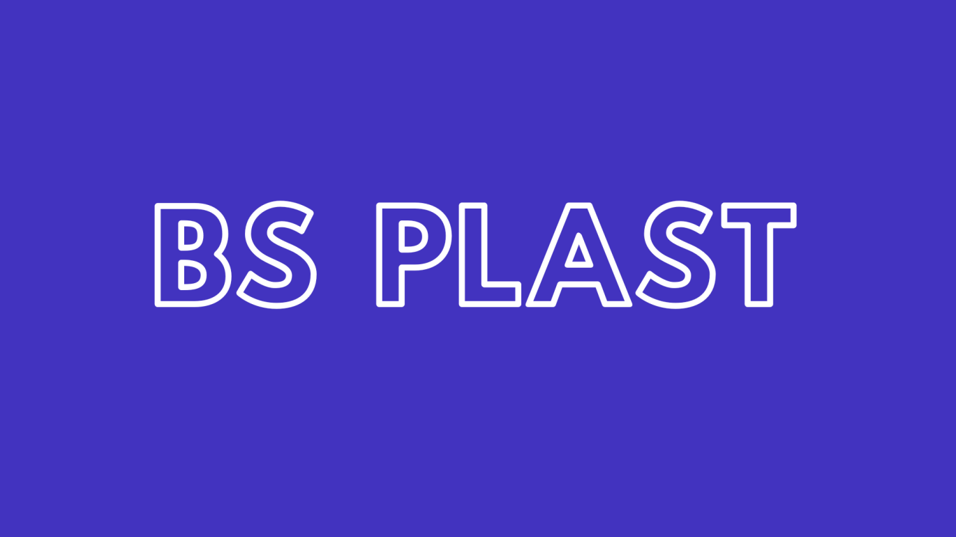 BS Plast Na niebieskim tle, biały napis "BS Plast"